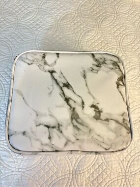 Marble-Print  Pouch - White/Gray